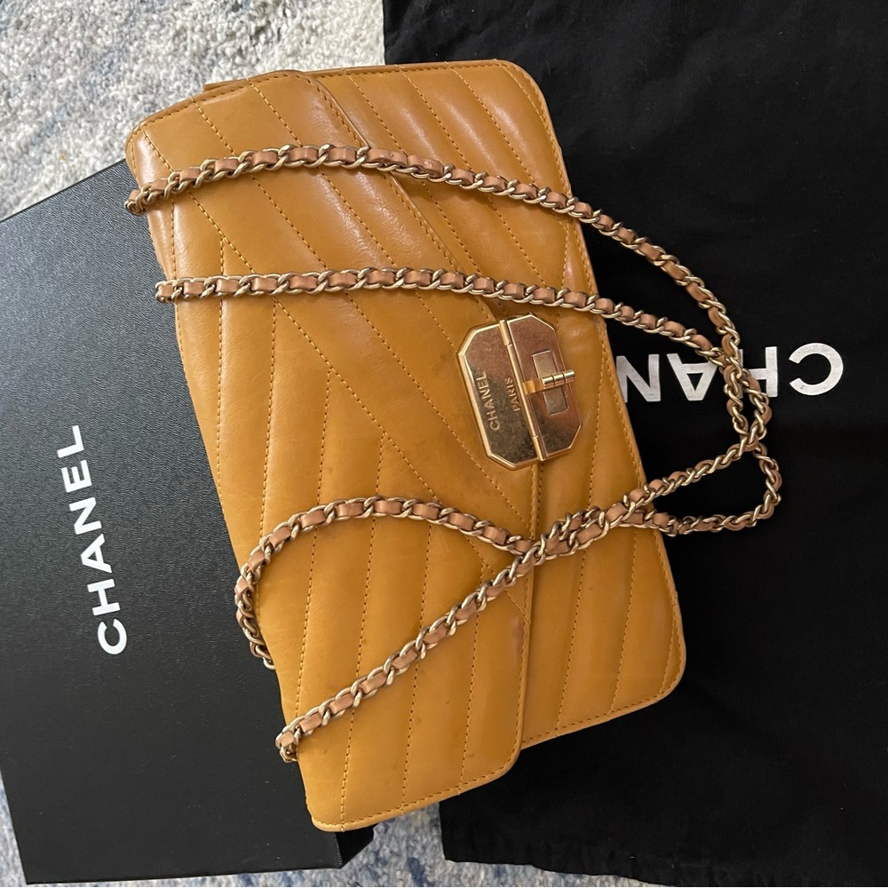 Chanel 2.55 vintage , medium size , yellow